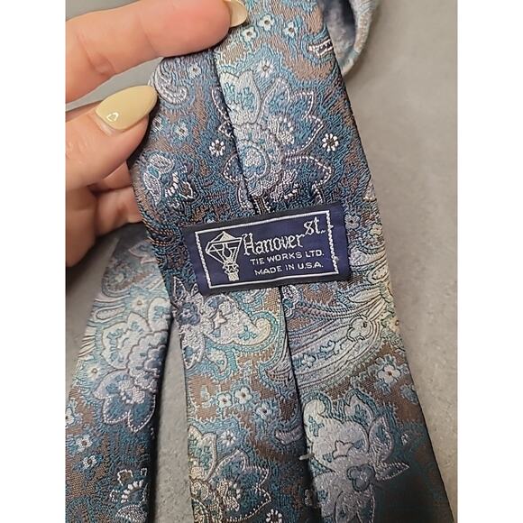 Vintage Hanover Slim Necktie Silver Blue Gray Paisley Pattern 60s Mod GVC - Picture 4 of 7